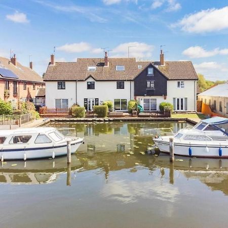 Cottage On The Quay Wroxham Exteriör bild